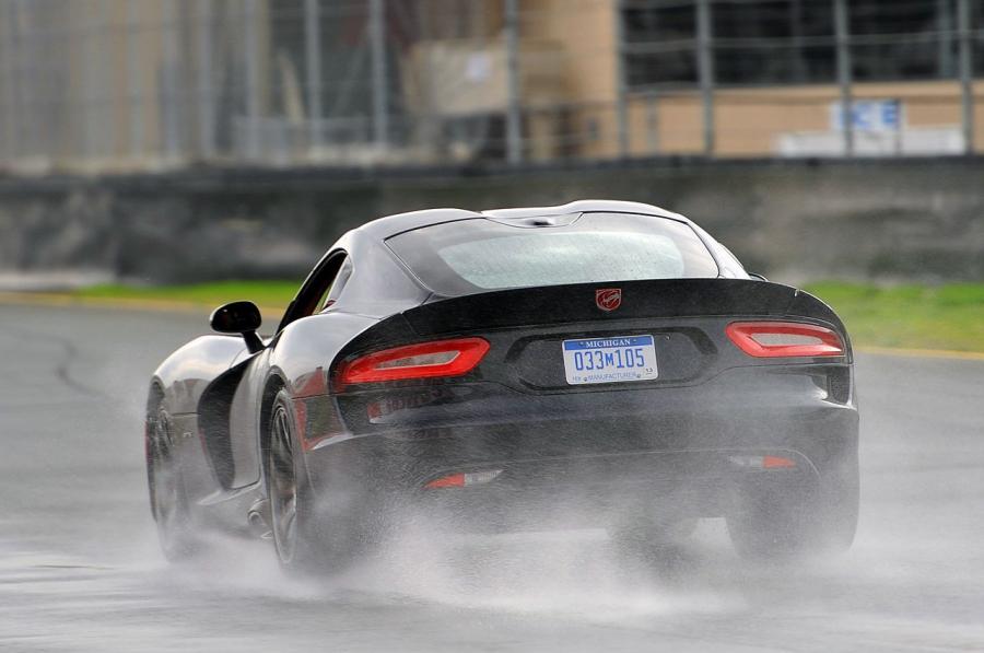  Dodge Viper SRT 2013 года  (фото 8 из 129)